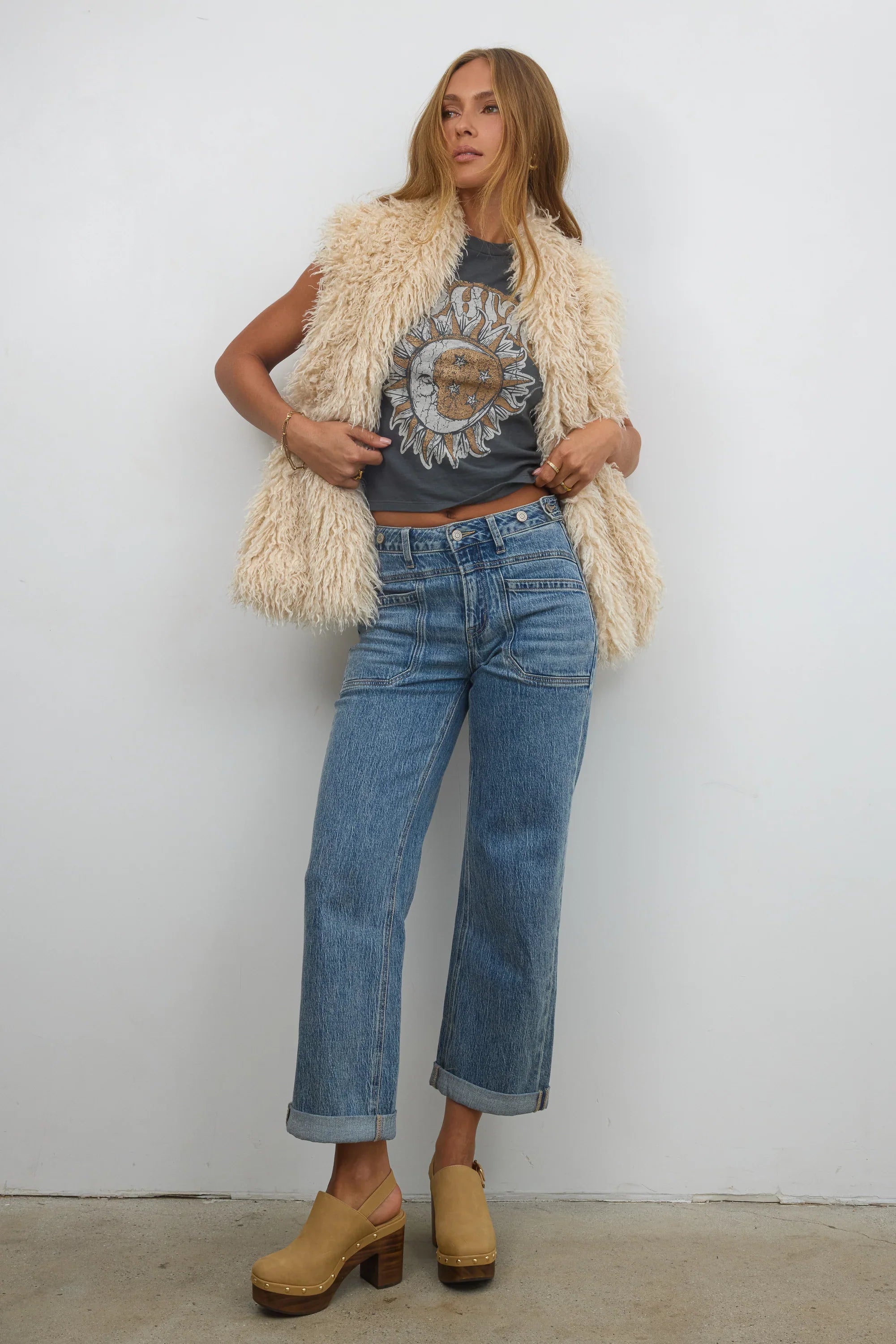 Sunnie Graphic Tee
